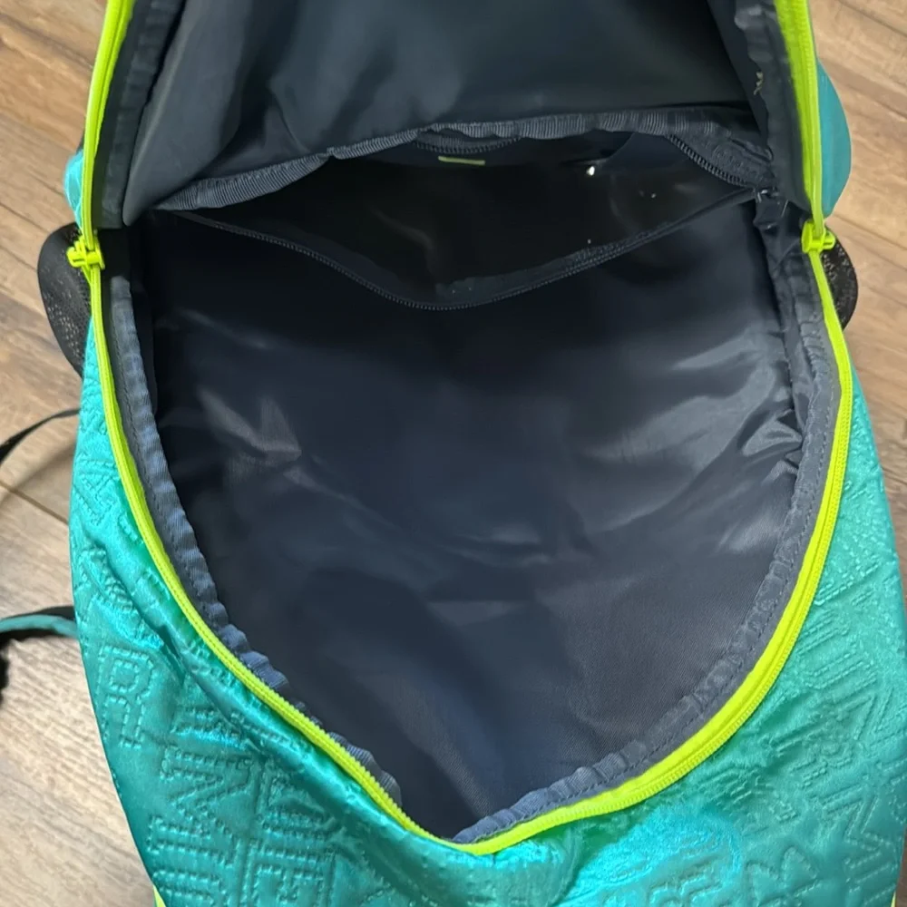 Under Armour Backpack - Picture 3 of 9
